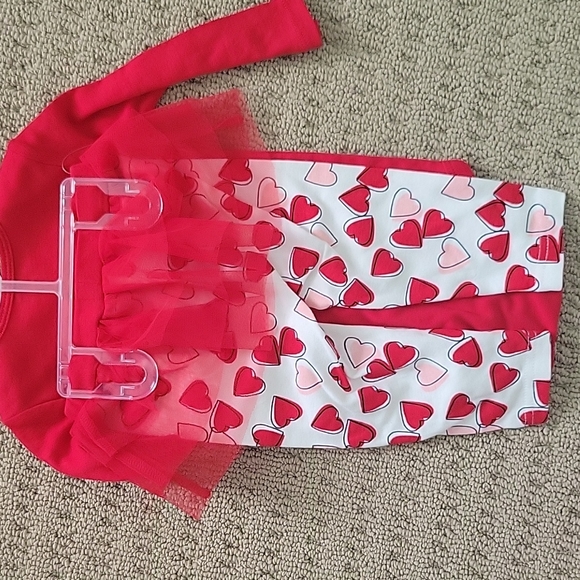 Mommy's Favorite Valentine Carters Outfit 9m - Picture 2 of 2